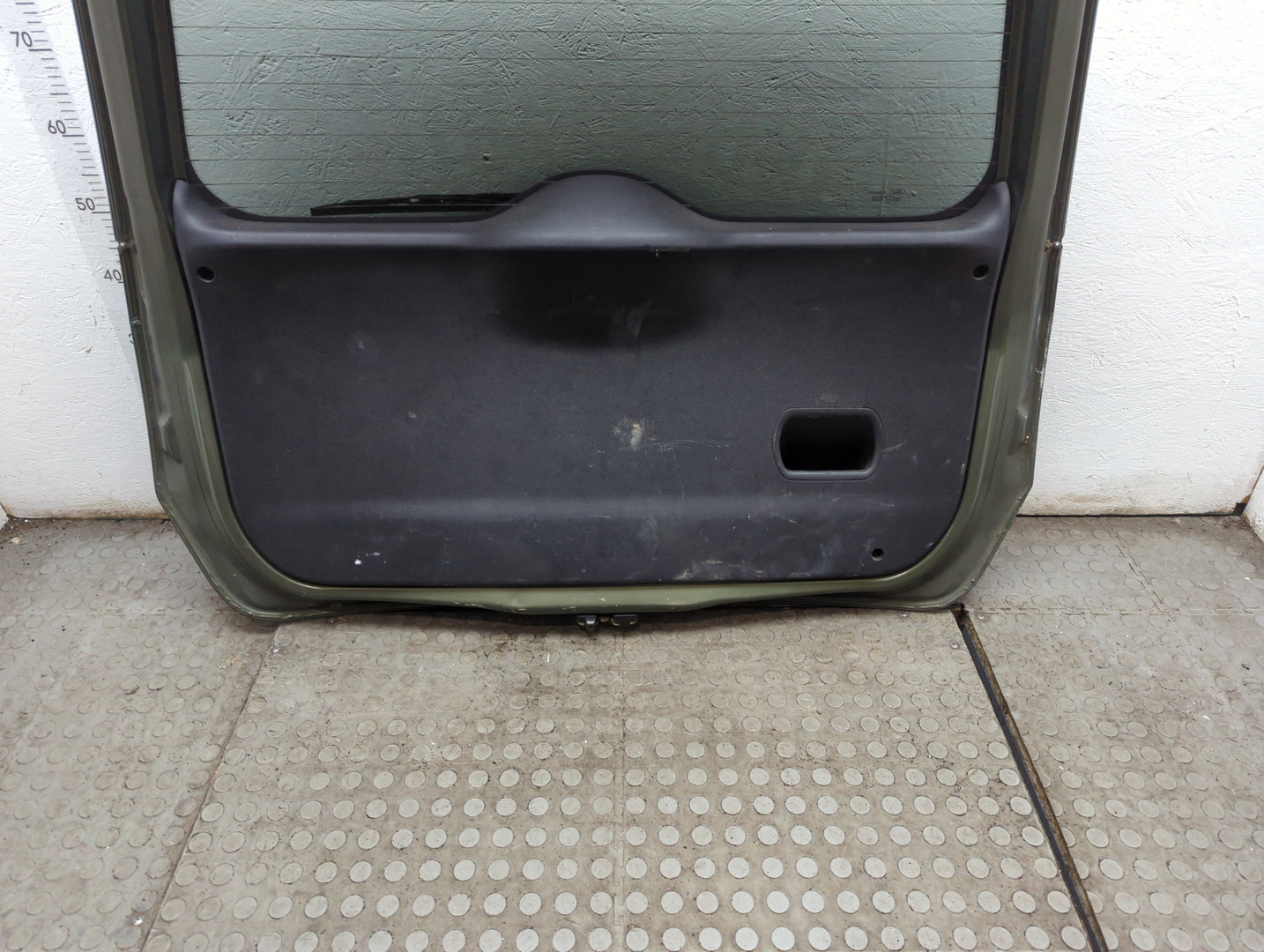 Дверь багажника