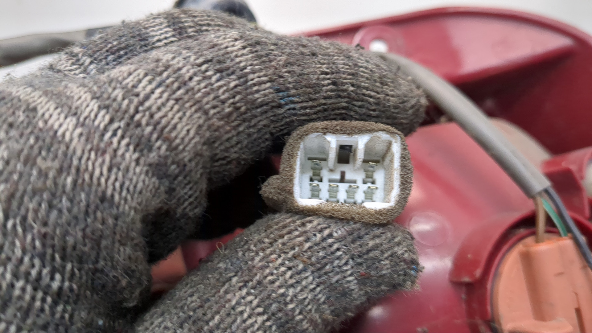 Фонарь задний левый