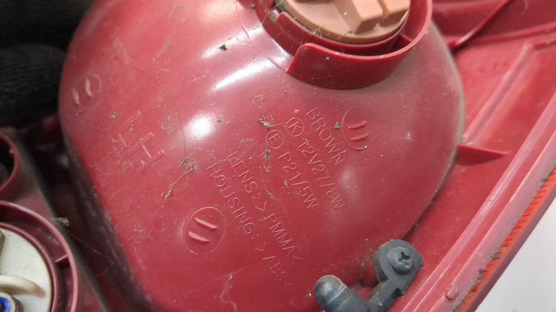 Фонарь задний левый