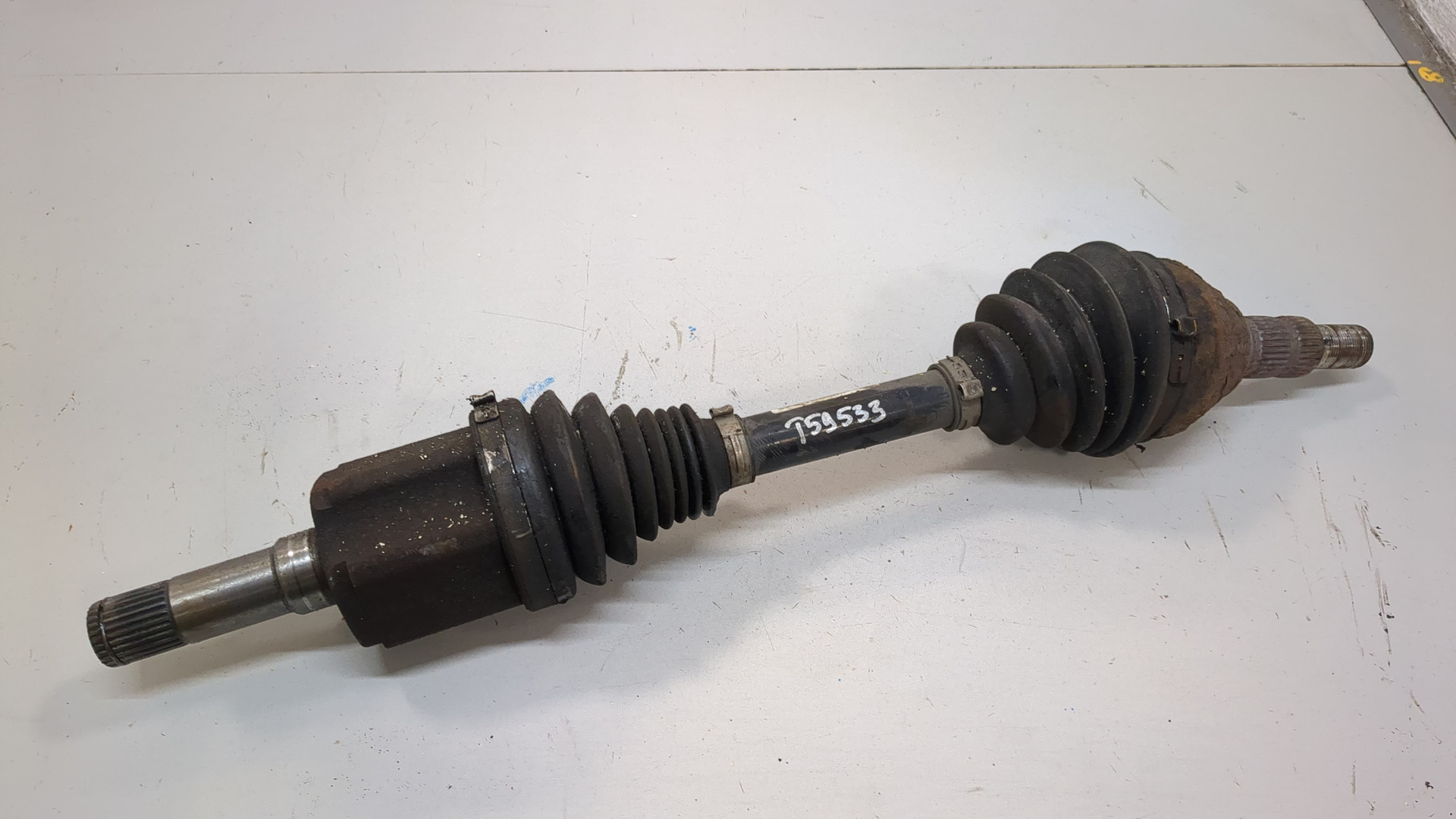 Полуось передняя левая