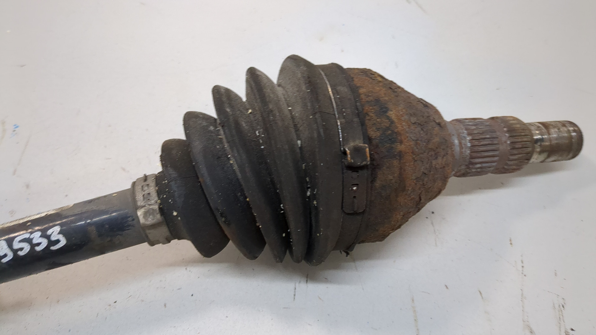 Полуось передняя левая