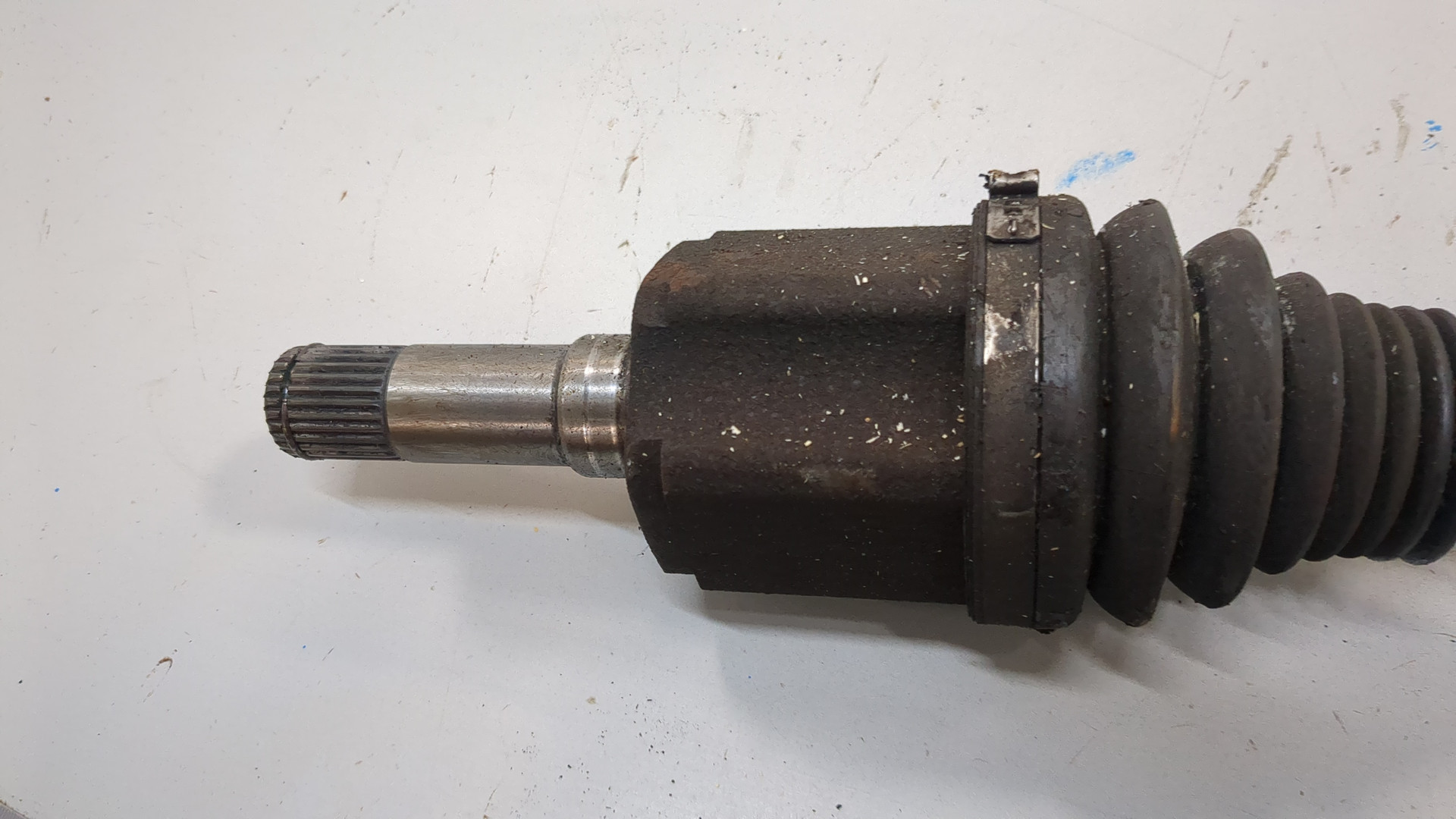 Полуось передняя левая