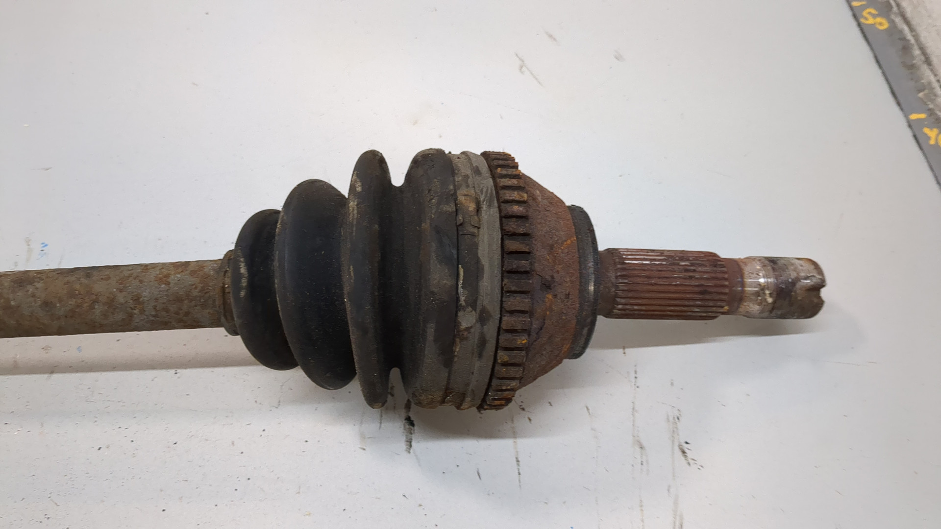 Полуось передняя левая