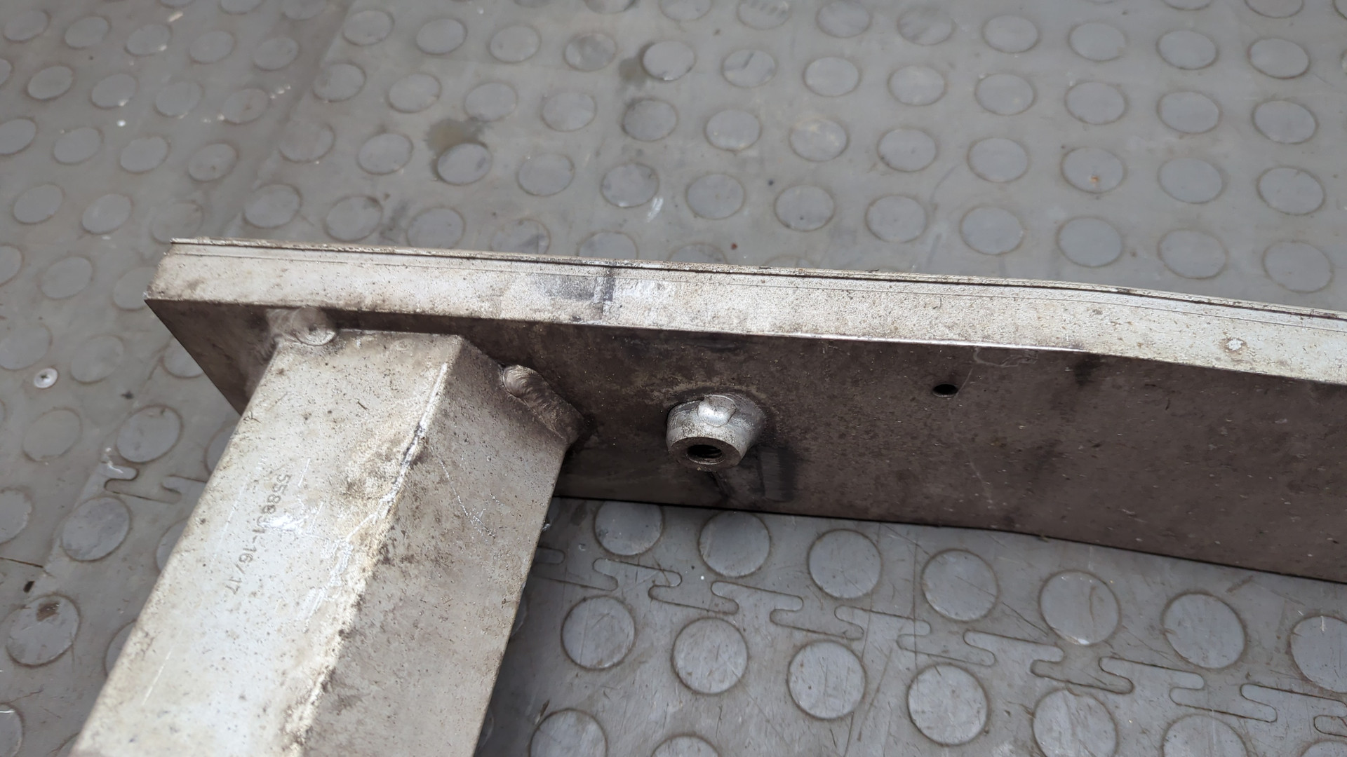 Усилитель переднего бампера