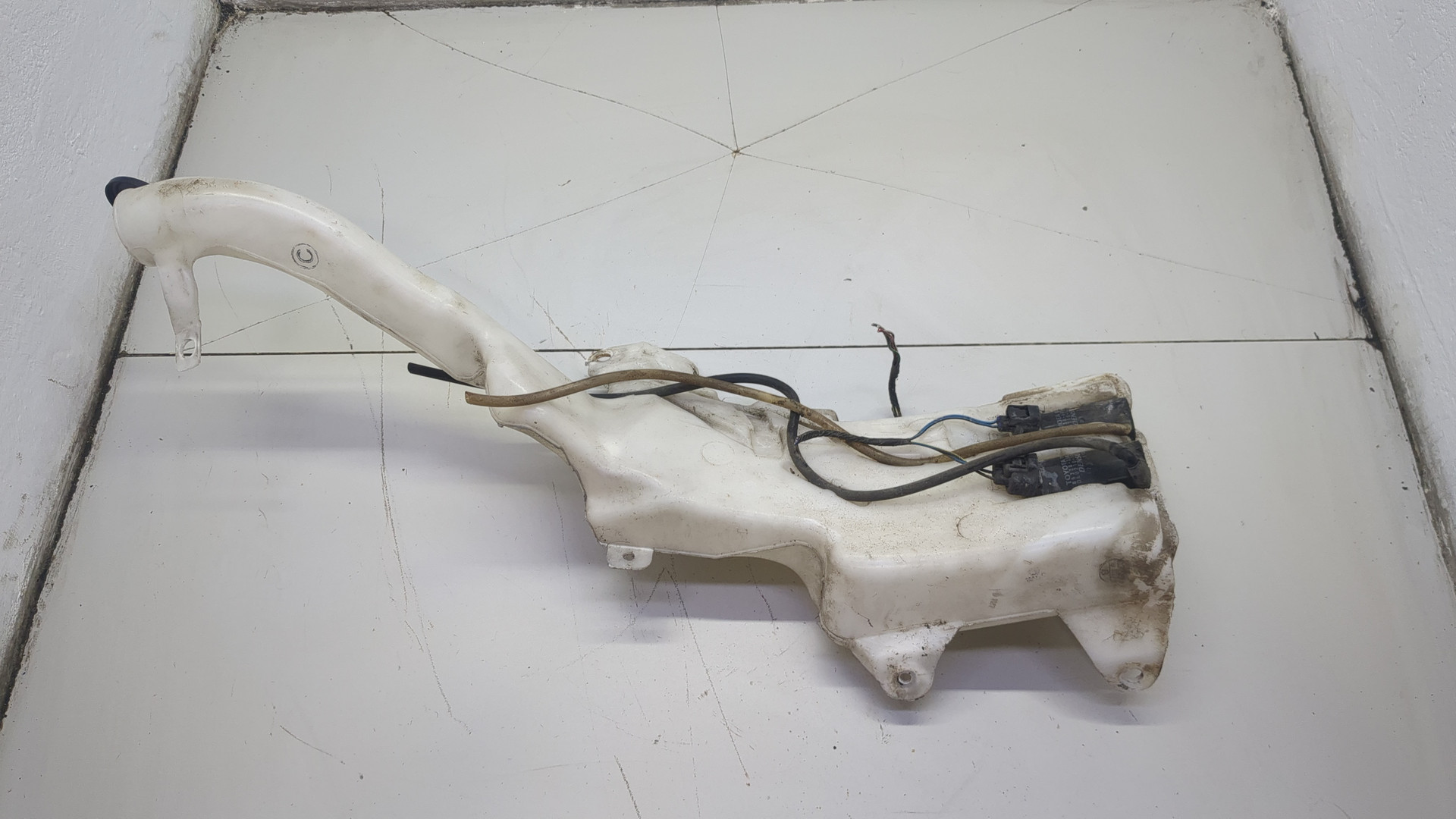 Бачок омывателя лобового стекла