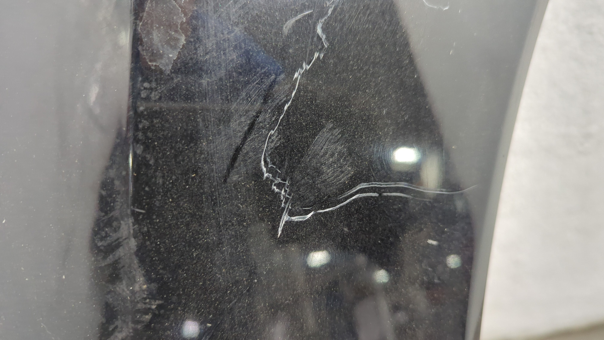 Крыло переднее правое