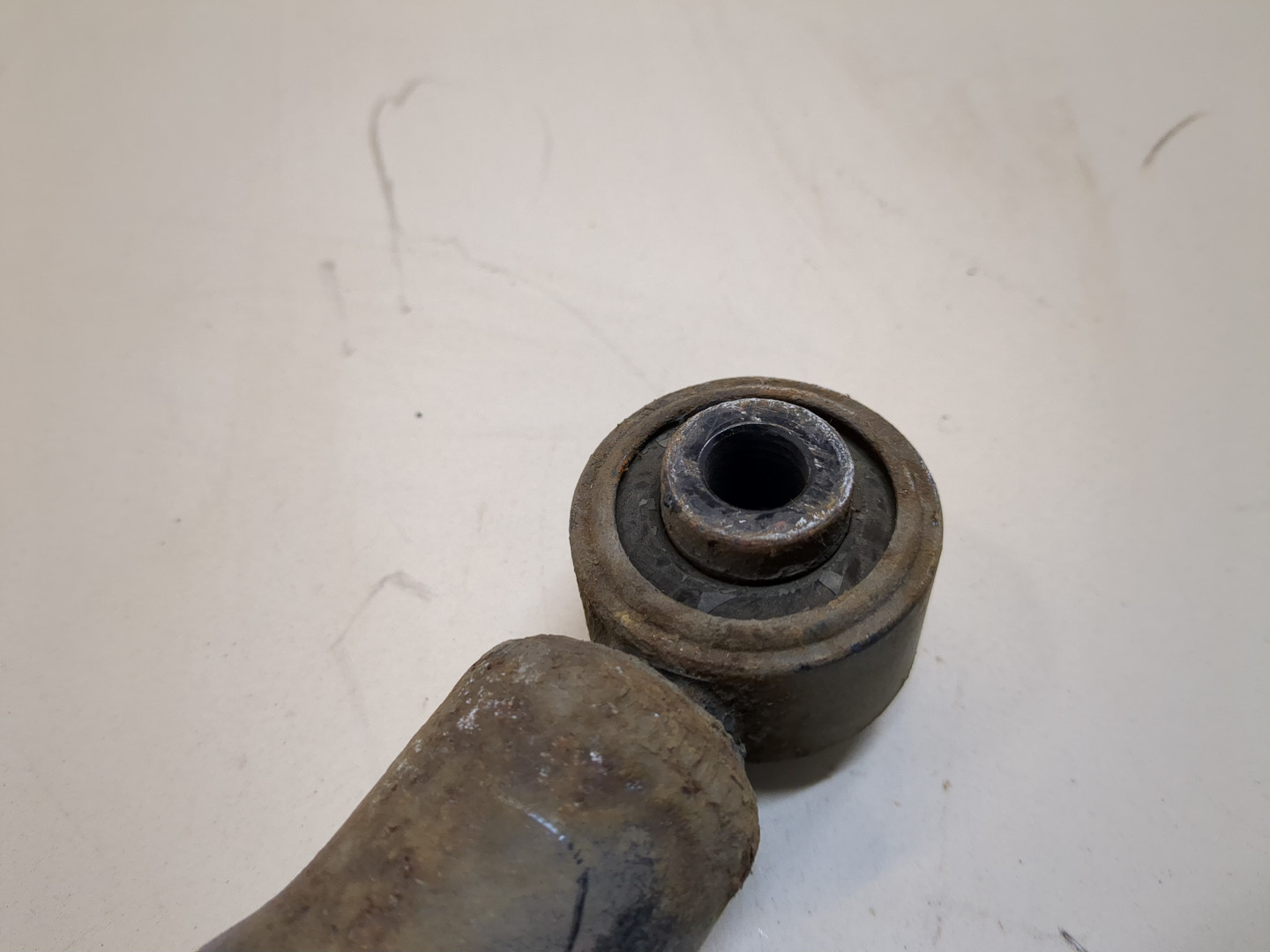 Амортизатор задний (стойка)