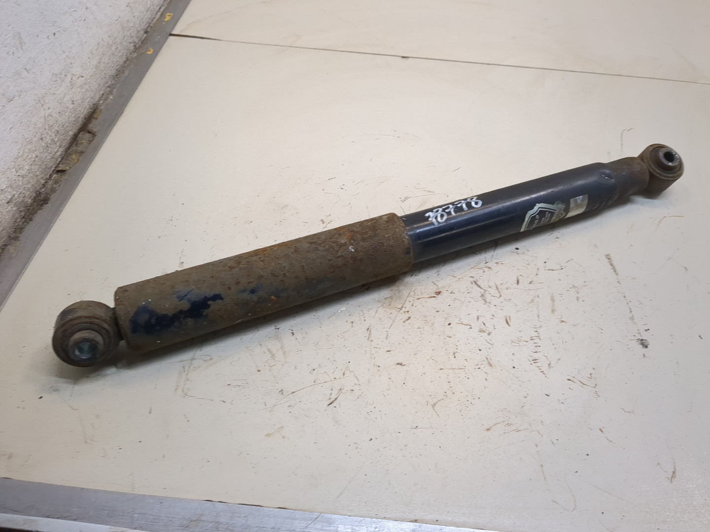 Амортизатор задний (стойка)