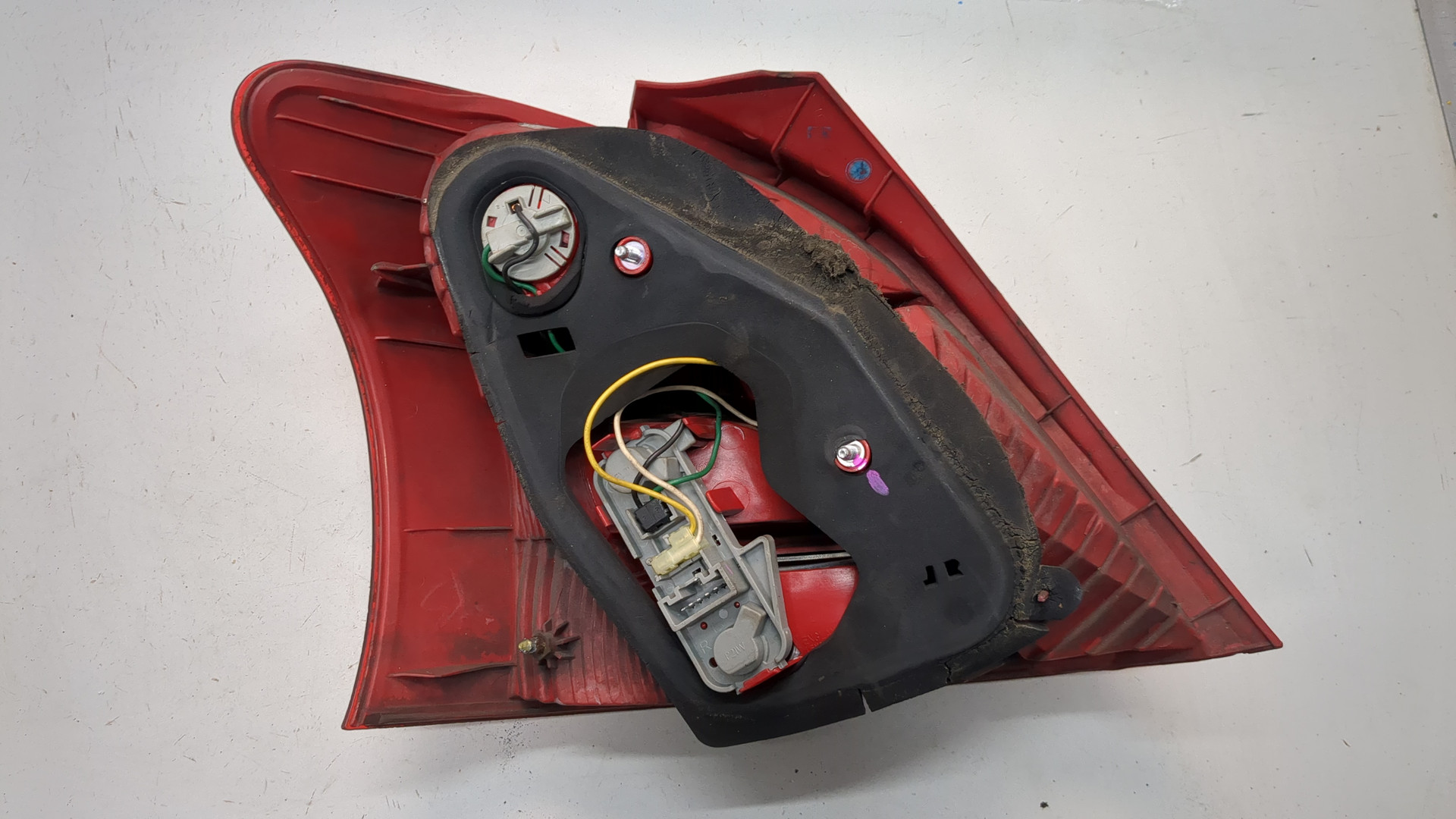 Фонарь задний правый