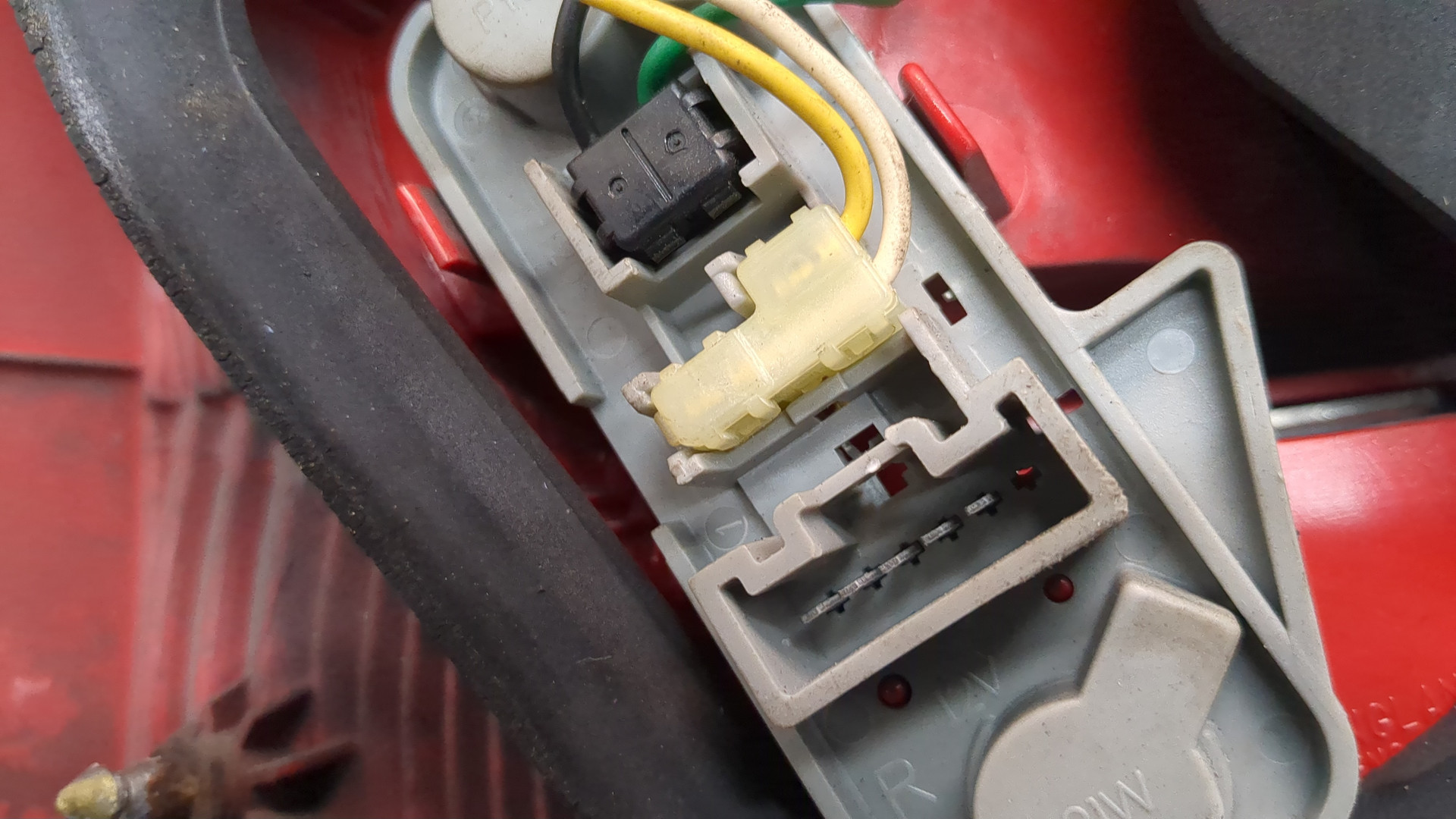 Фонарь задний правый