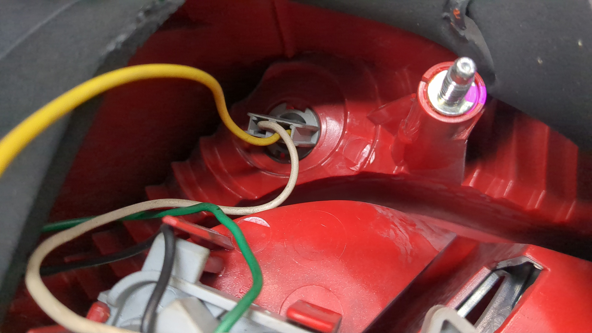 Фонарь задний правый