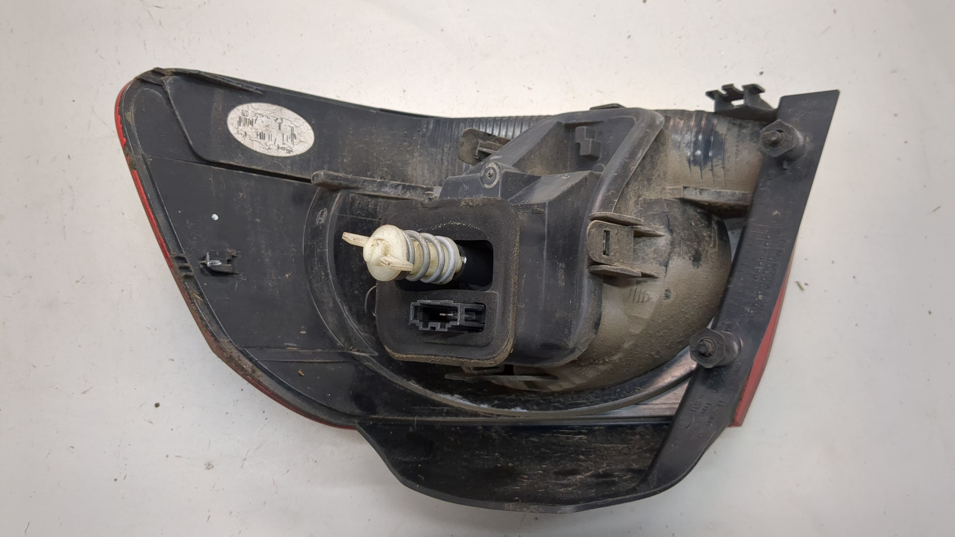 Фонарь задний левый