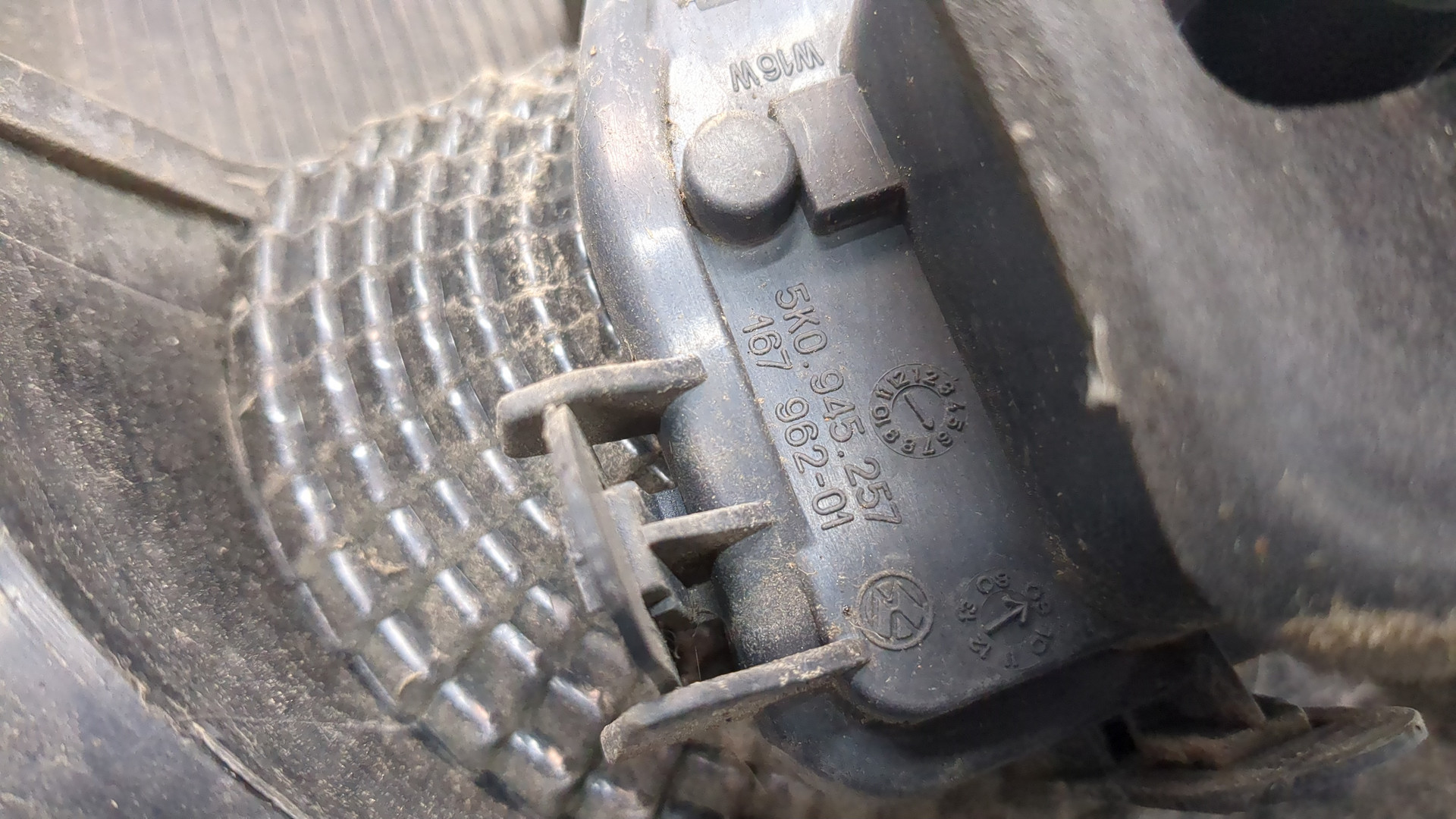 Фонарь задний левый