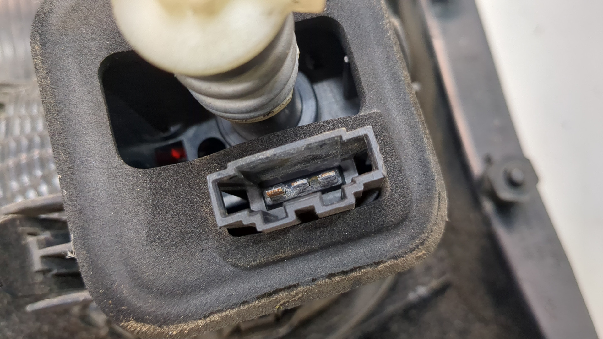 Фонарь задний левый