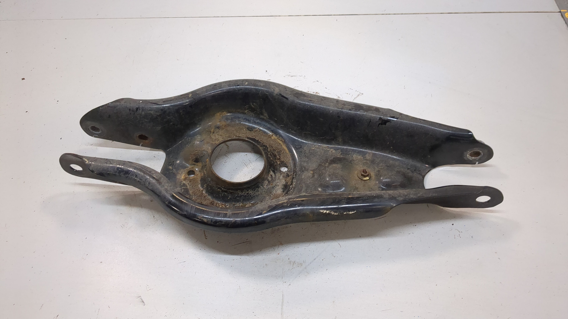 Рычаг задний