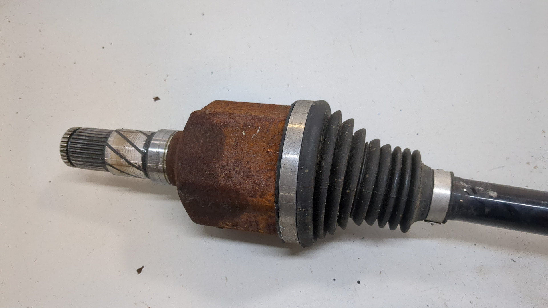 Полуось задняя