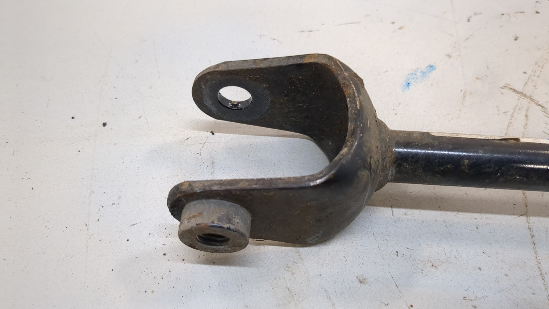 Рычаг задний