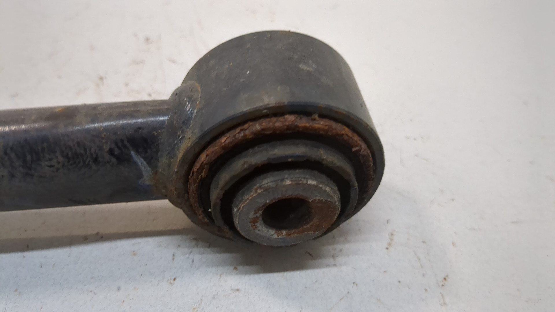 Рычаг задний