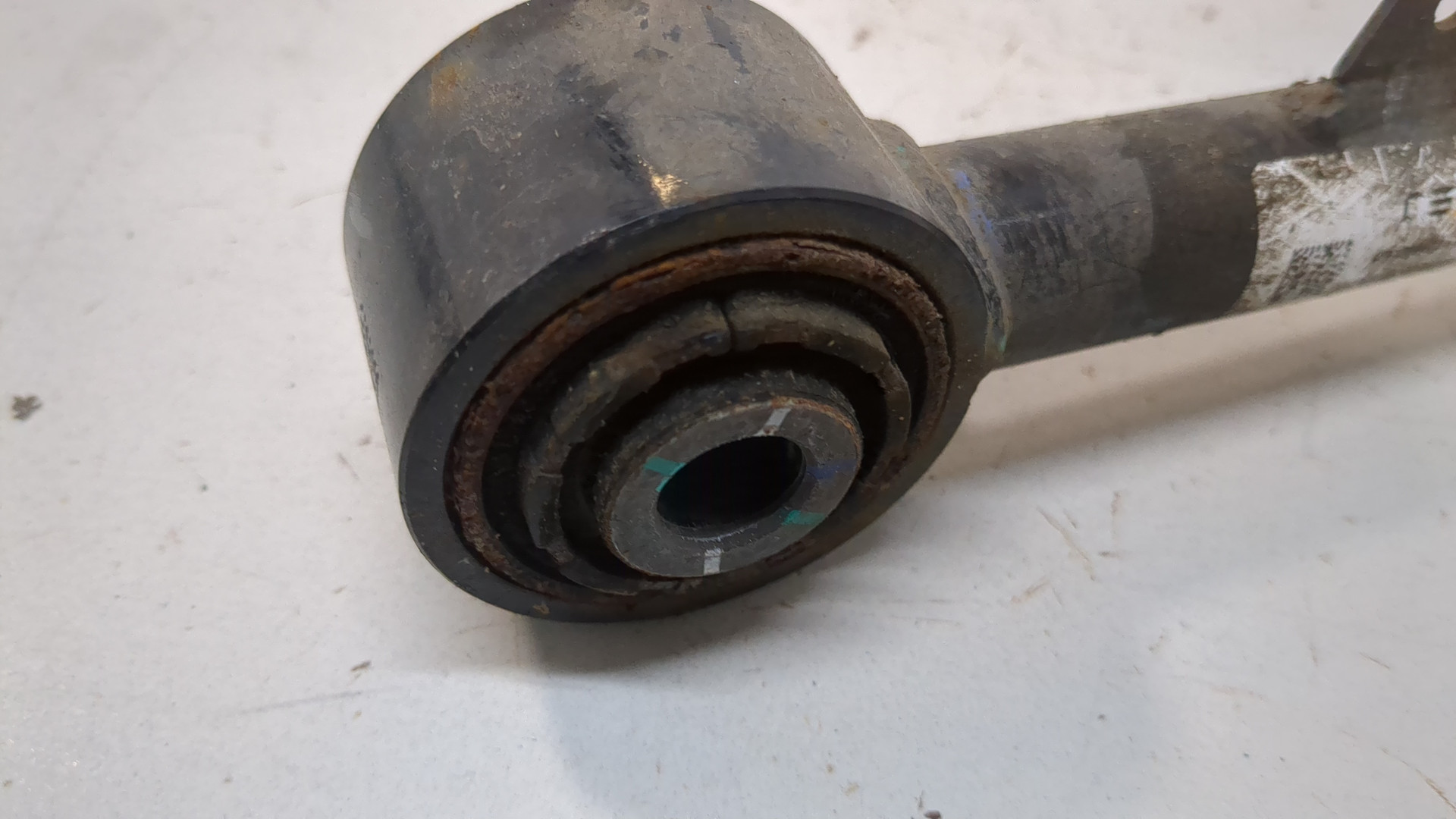 Рычаг задний