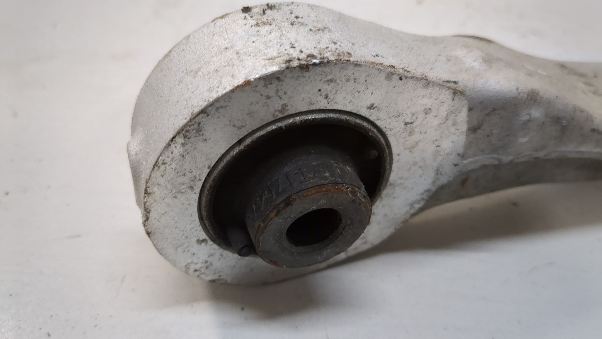 Рычаг задний