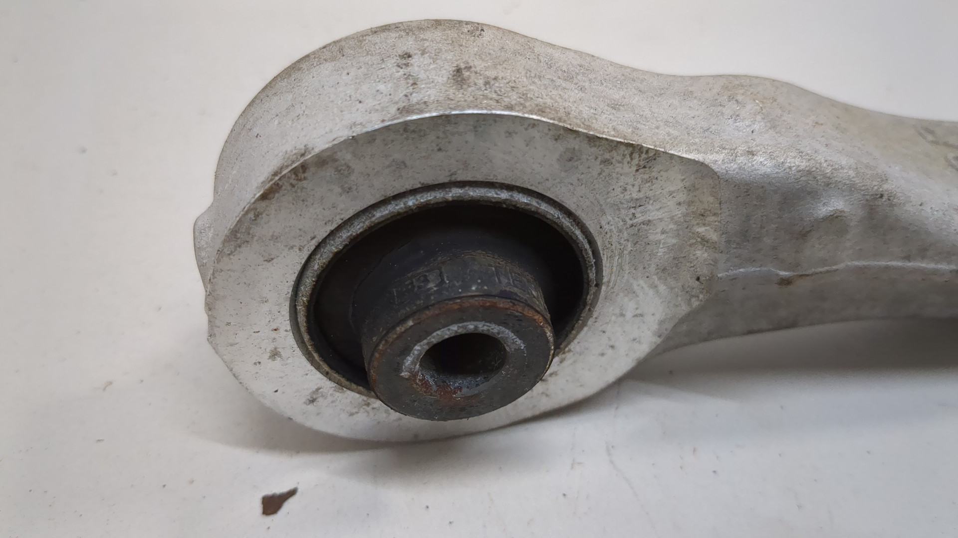 Рычаг задний