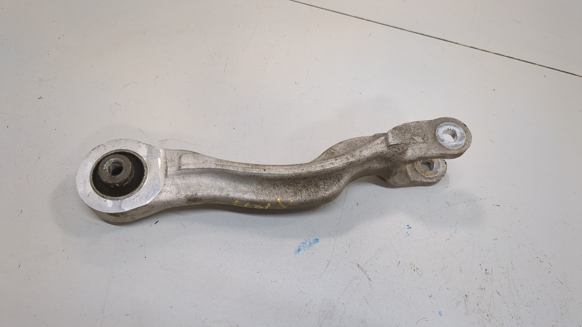 Рычаг задний