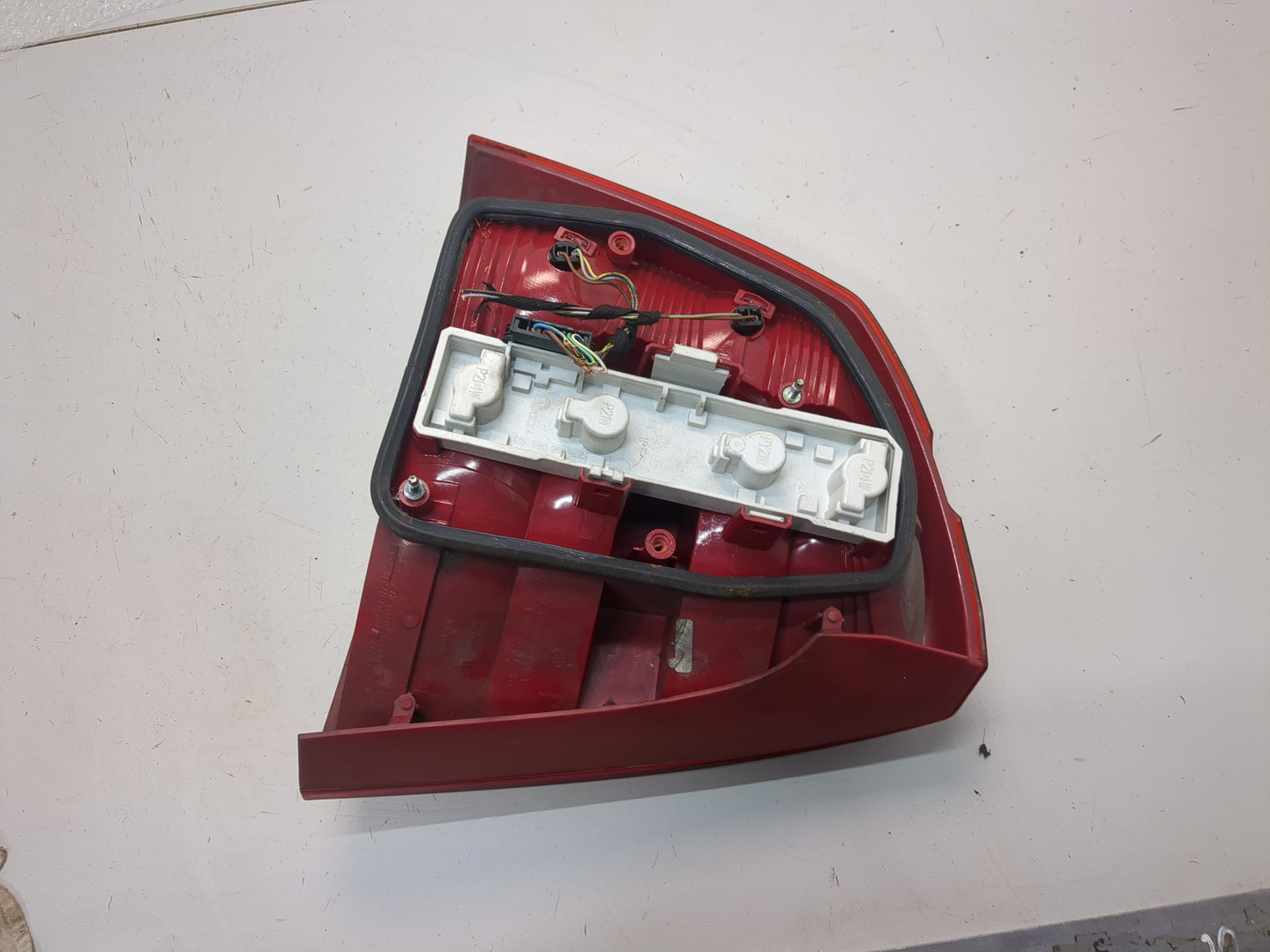 Фонарь задний правый