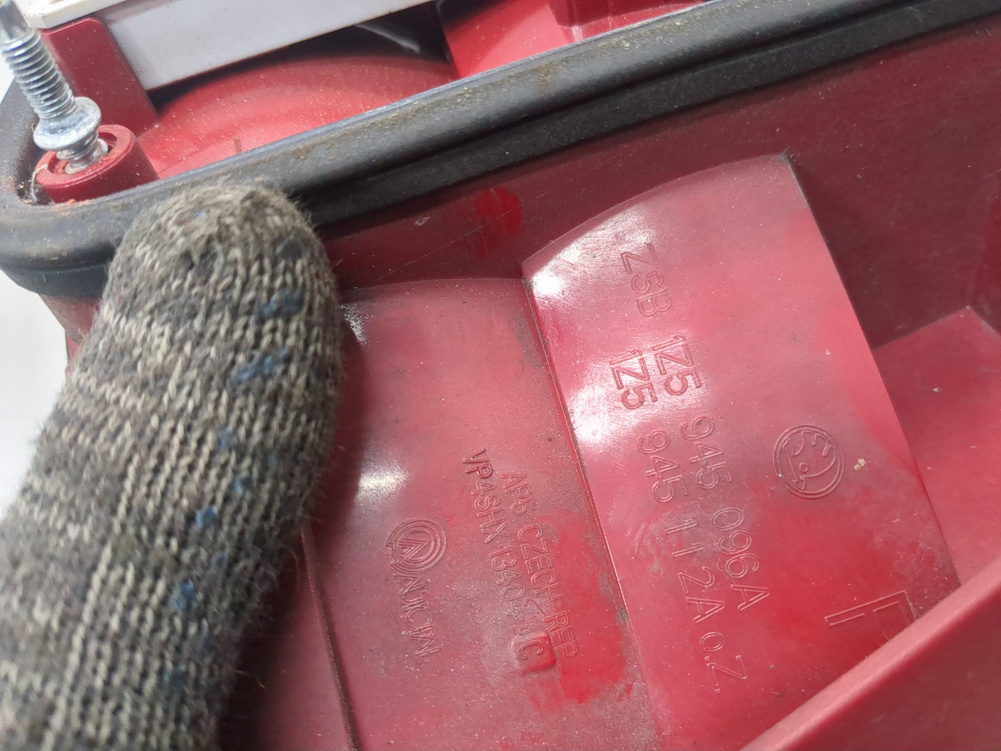 Фонарь задний правый