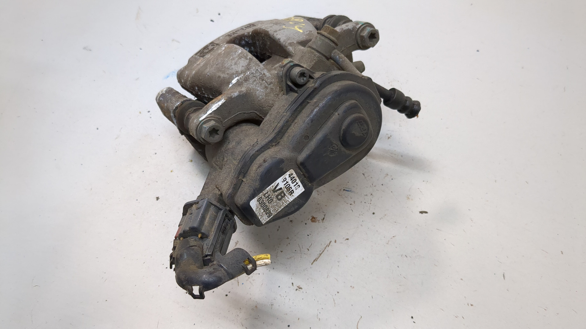 Суппорт задний левый