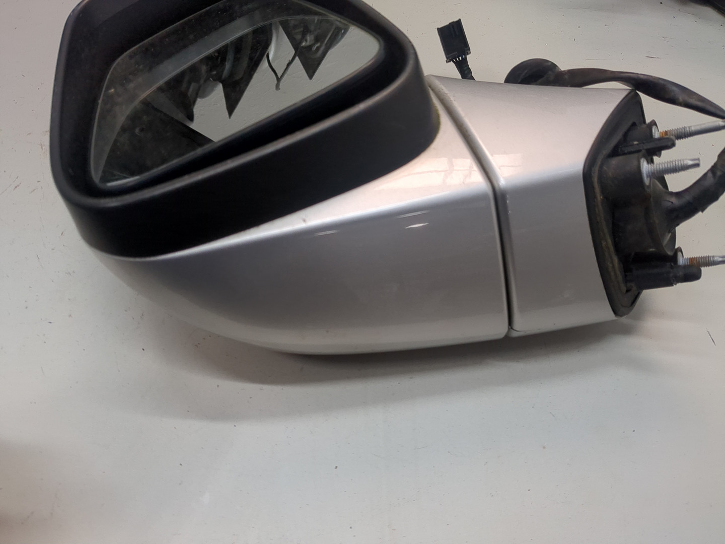 Зеркало правое электрическое