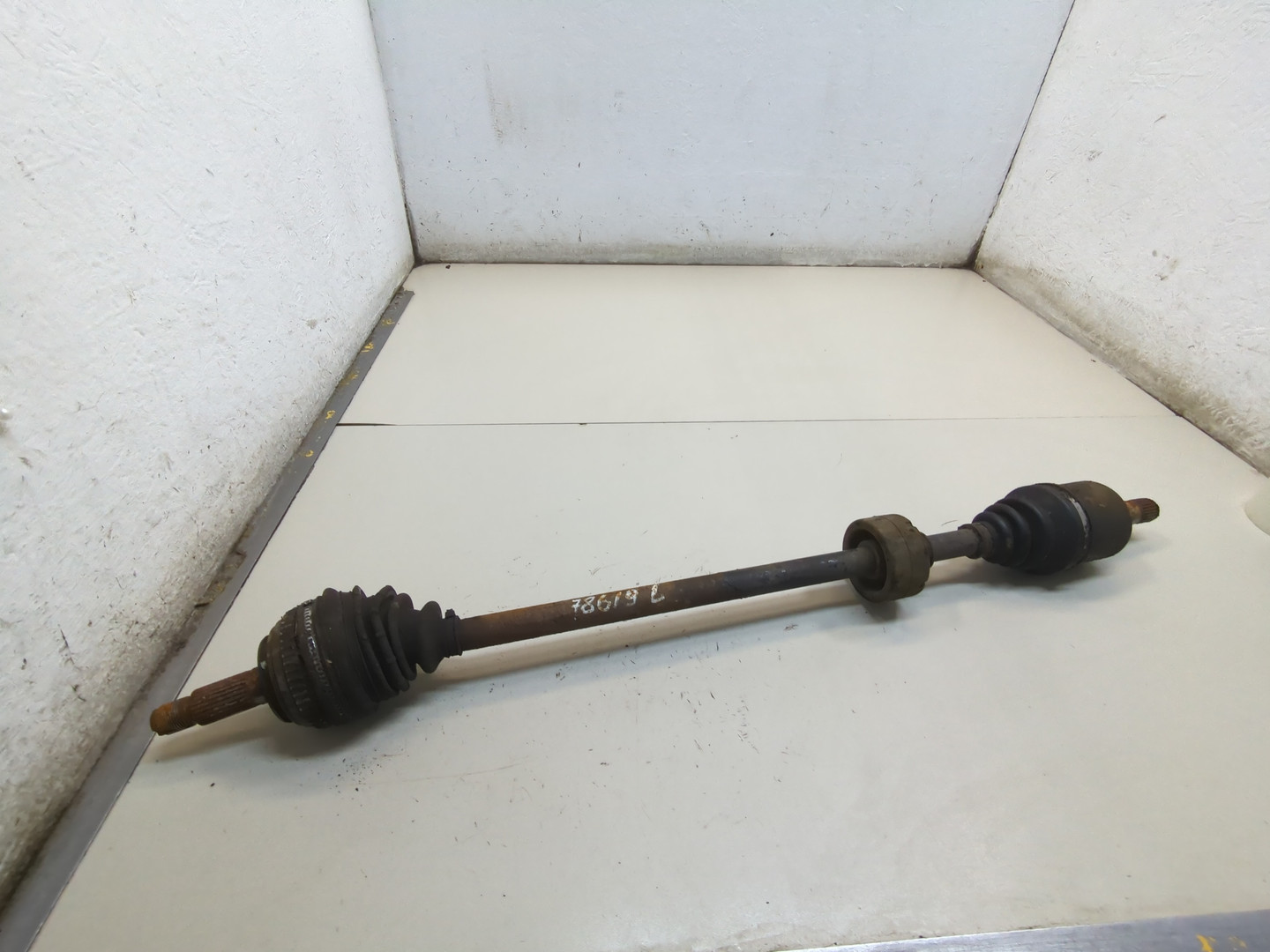 Полуось передняя левая