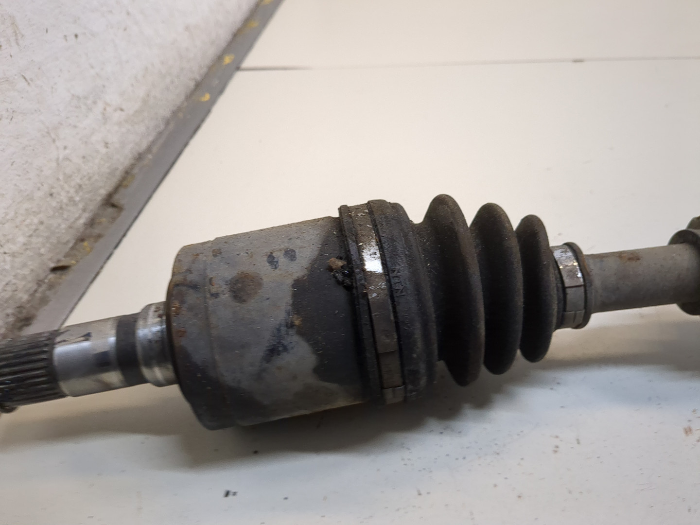 Полуось передняя левая