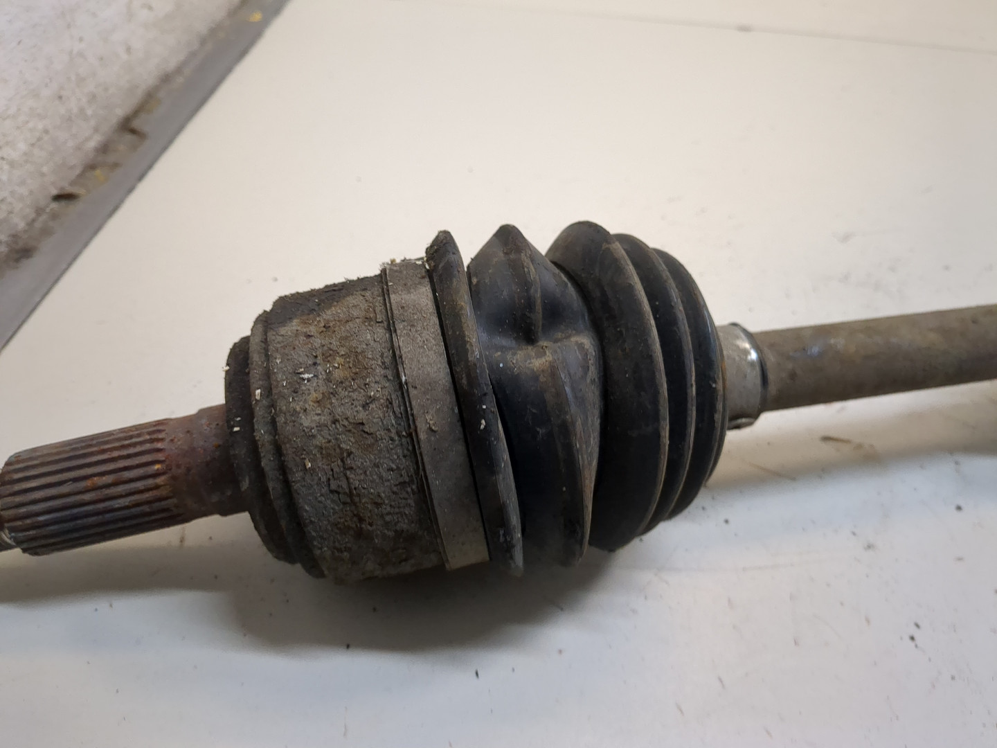 Полуось передняя правая