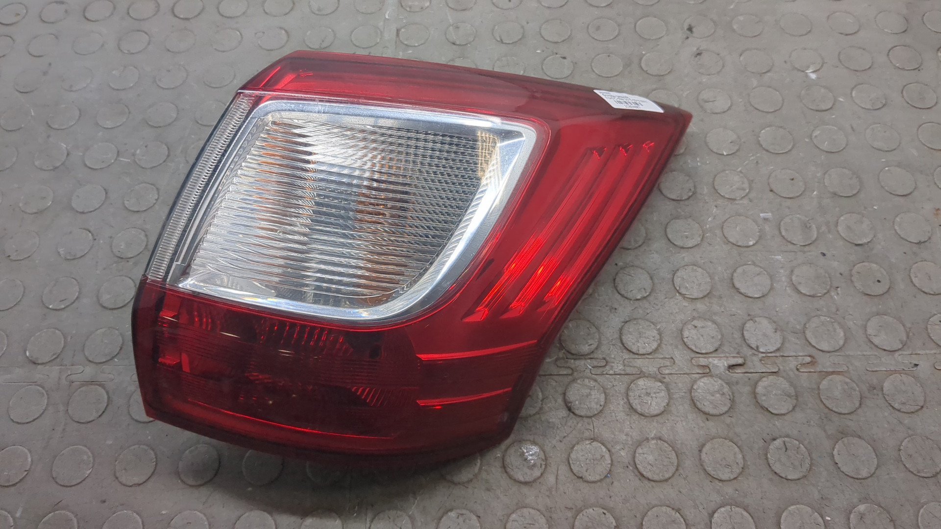 Фонарь задний правый