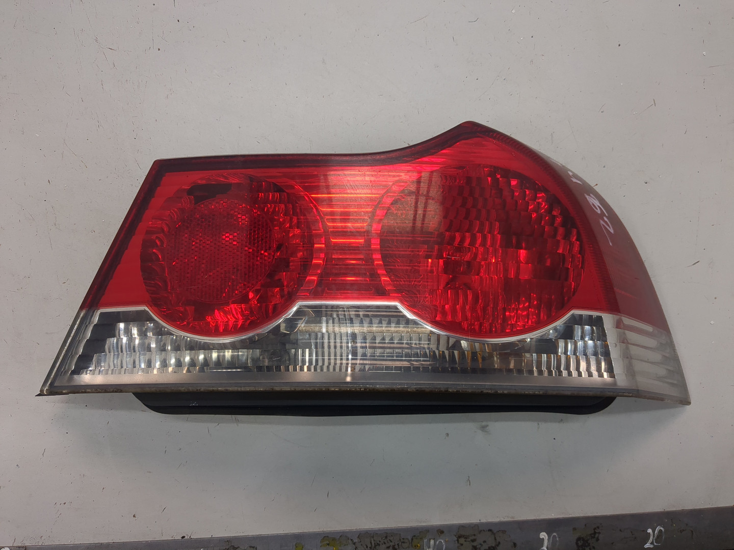 Фонарь задний правый