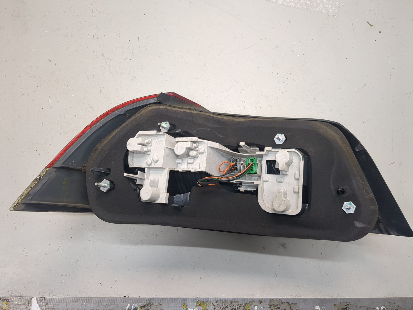 Фонарь задний правый