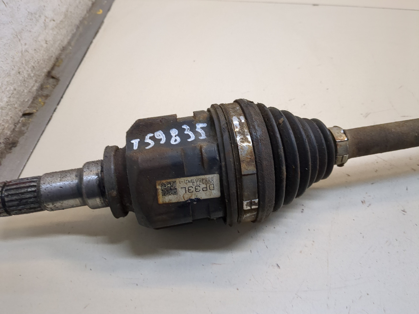 Полуось передняя левая