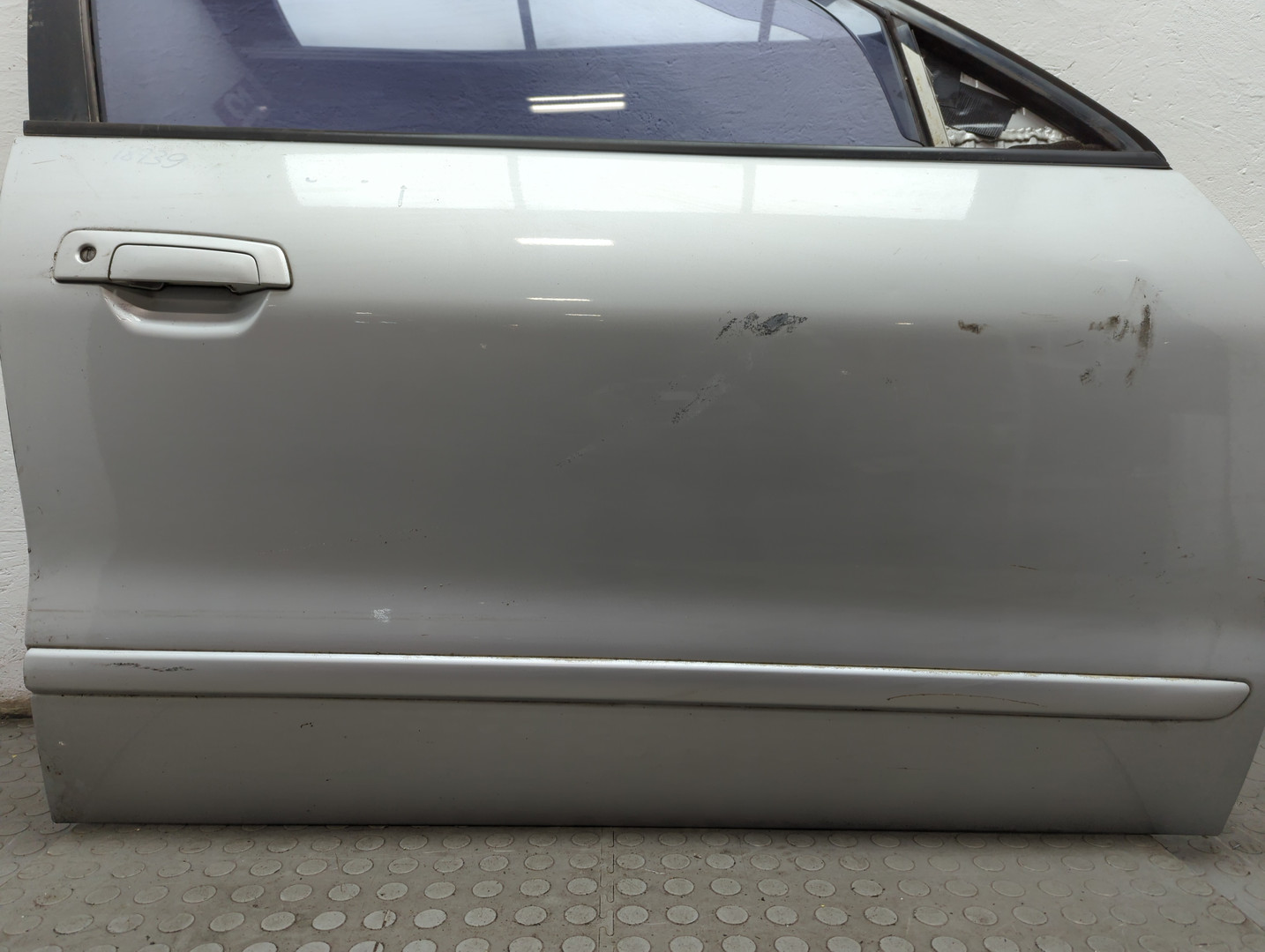 Дверь передняя правая