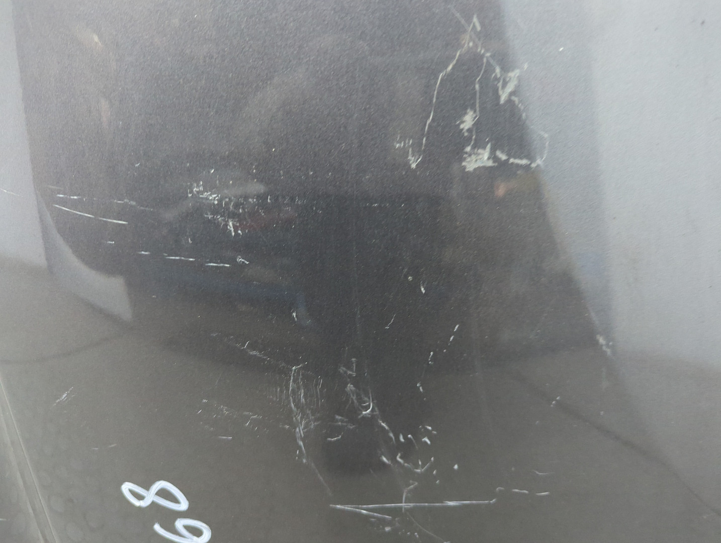 Крыло переднее правое