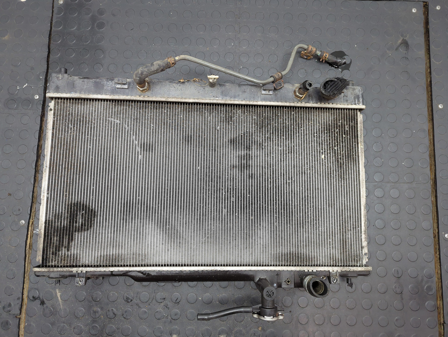 Радиатор охлаждения двигателя основной