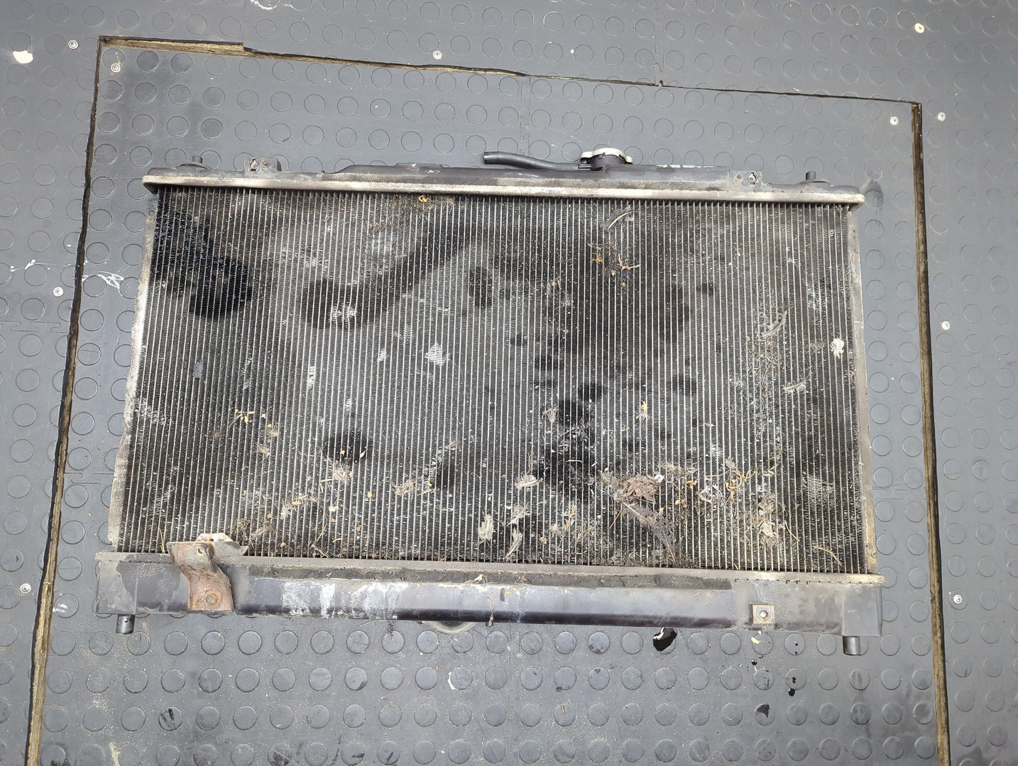 Радиатор охлаждения двигателя основной