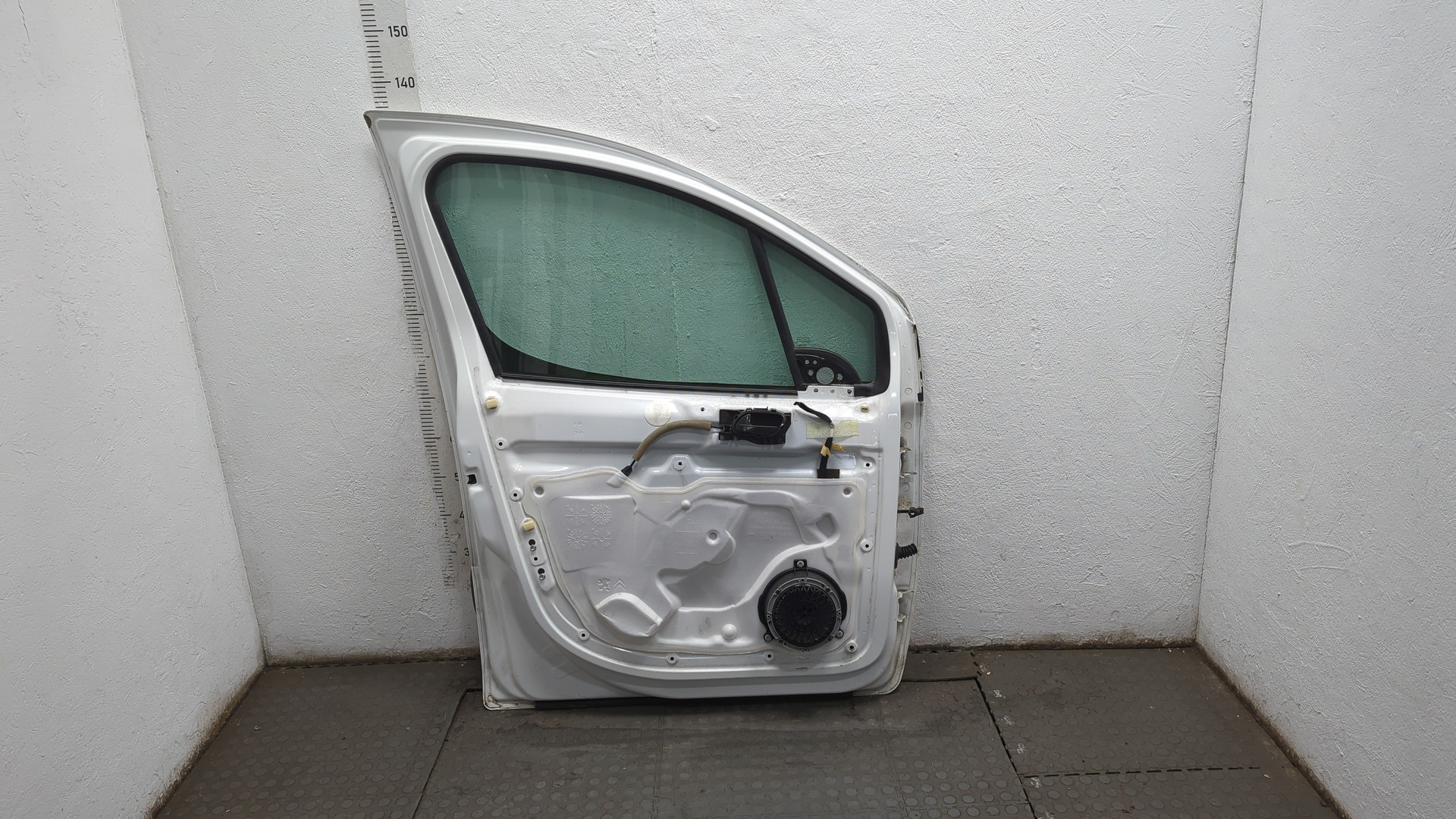 Дверь передняя левая