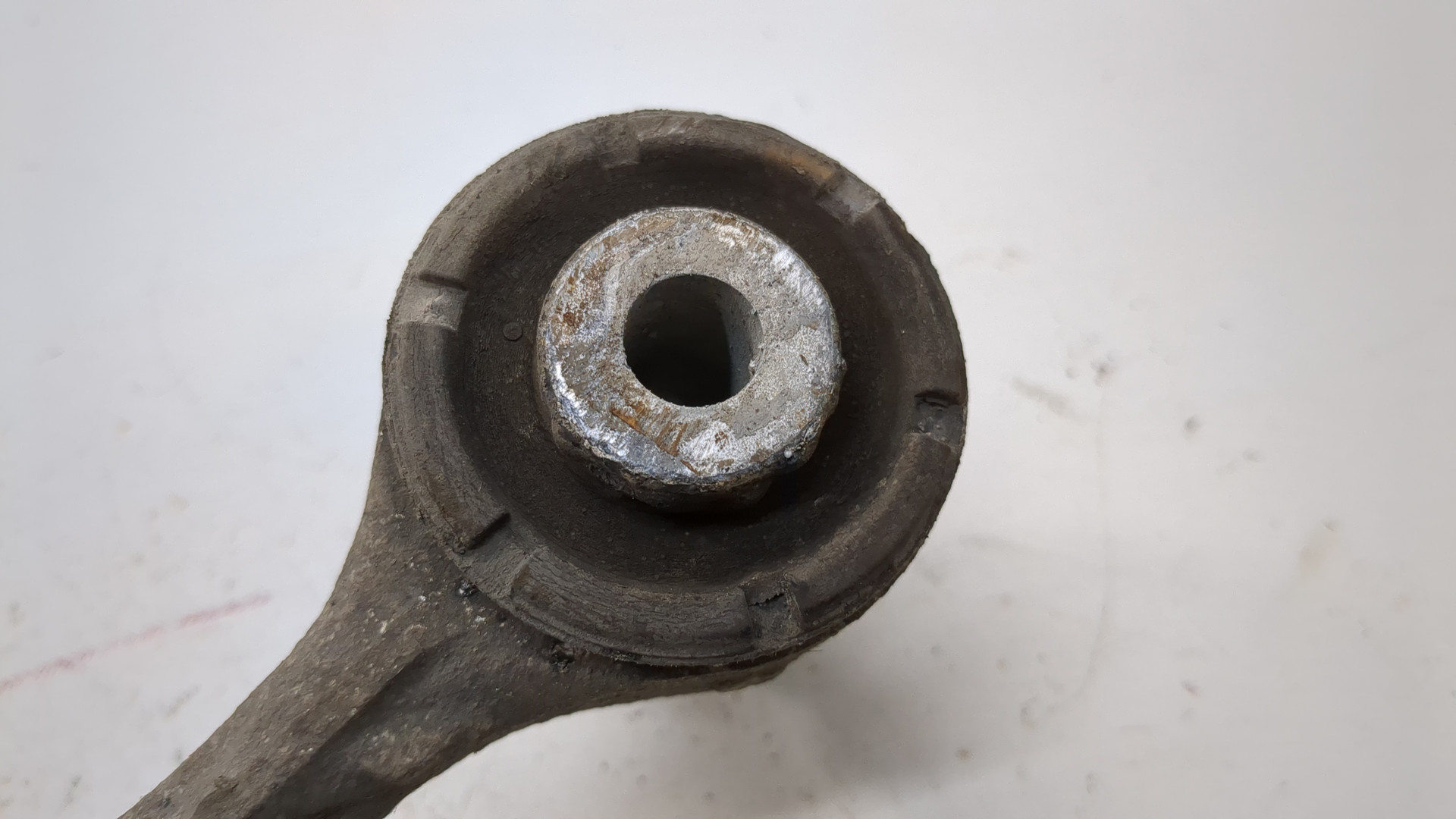 Рычаг задний