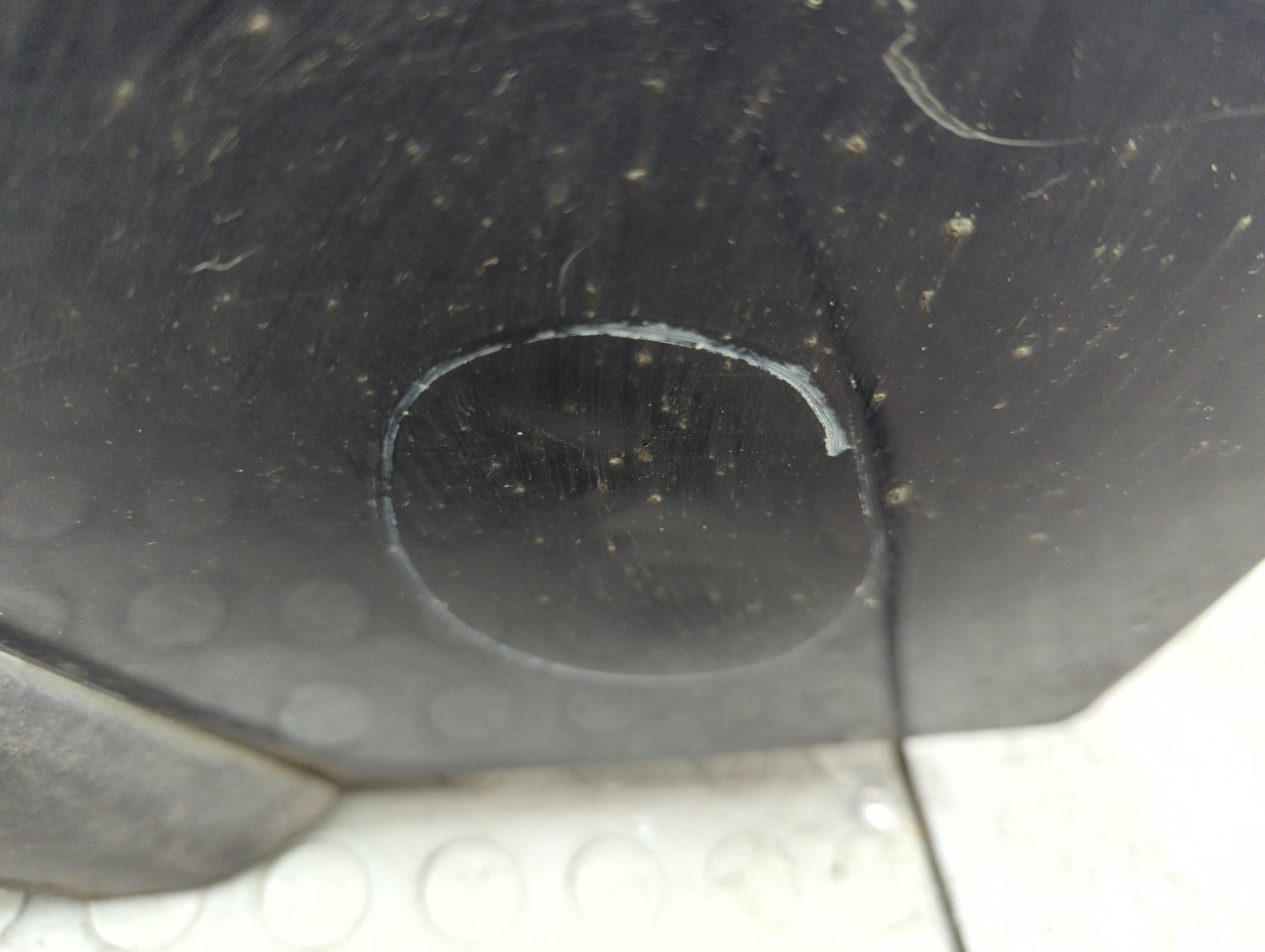 Крыло переднее левое