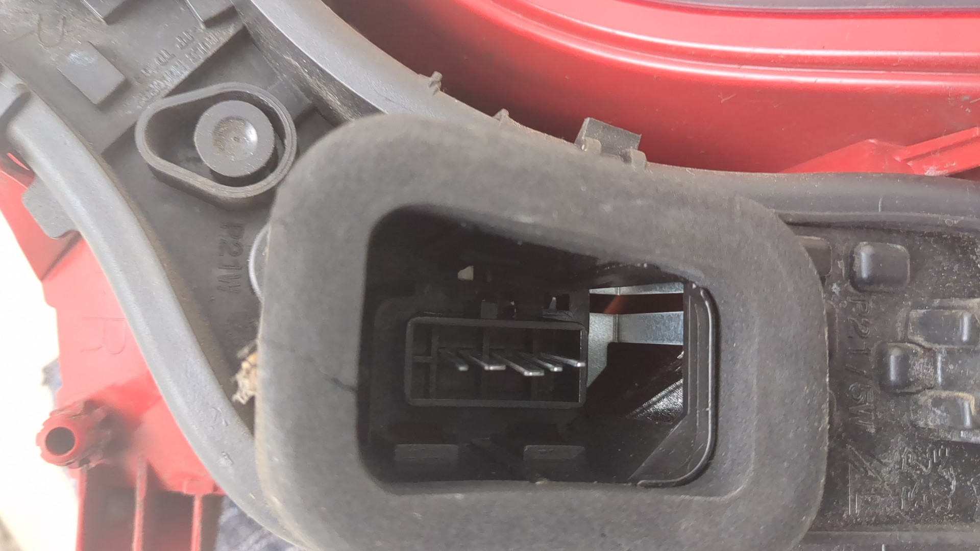 Фонарь задний правый