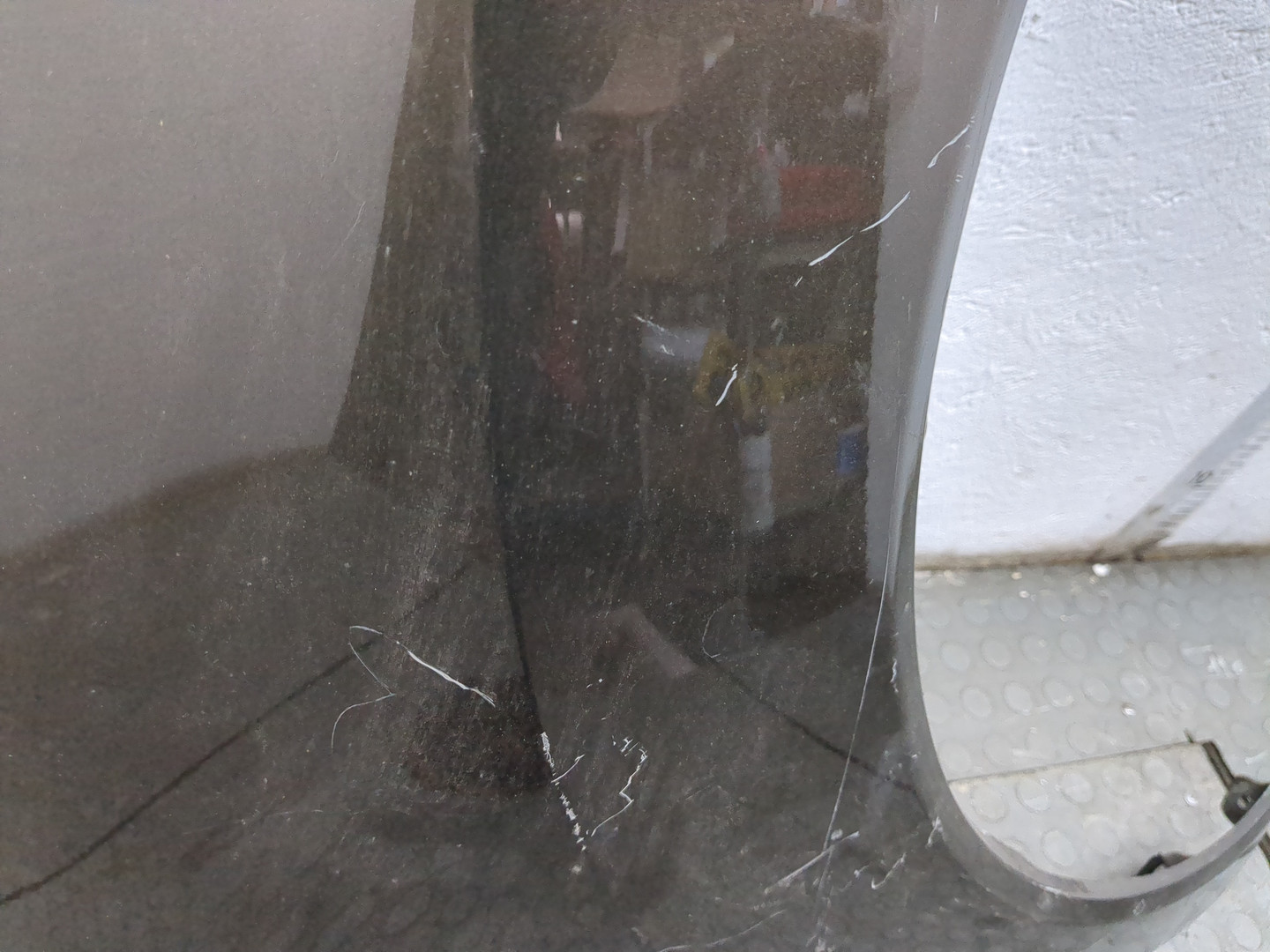 Крыло переднее правое