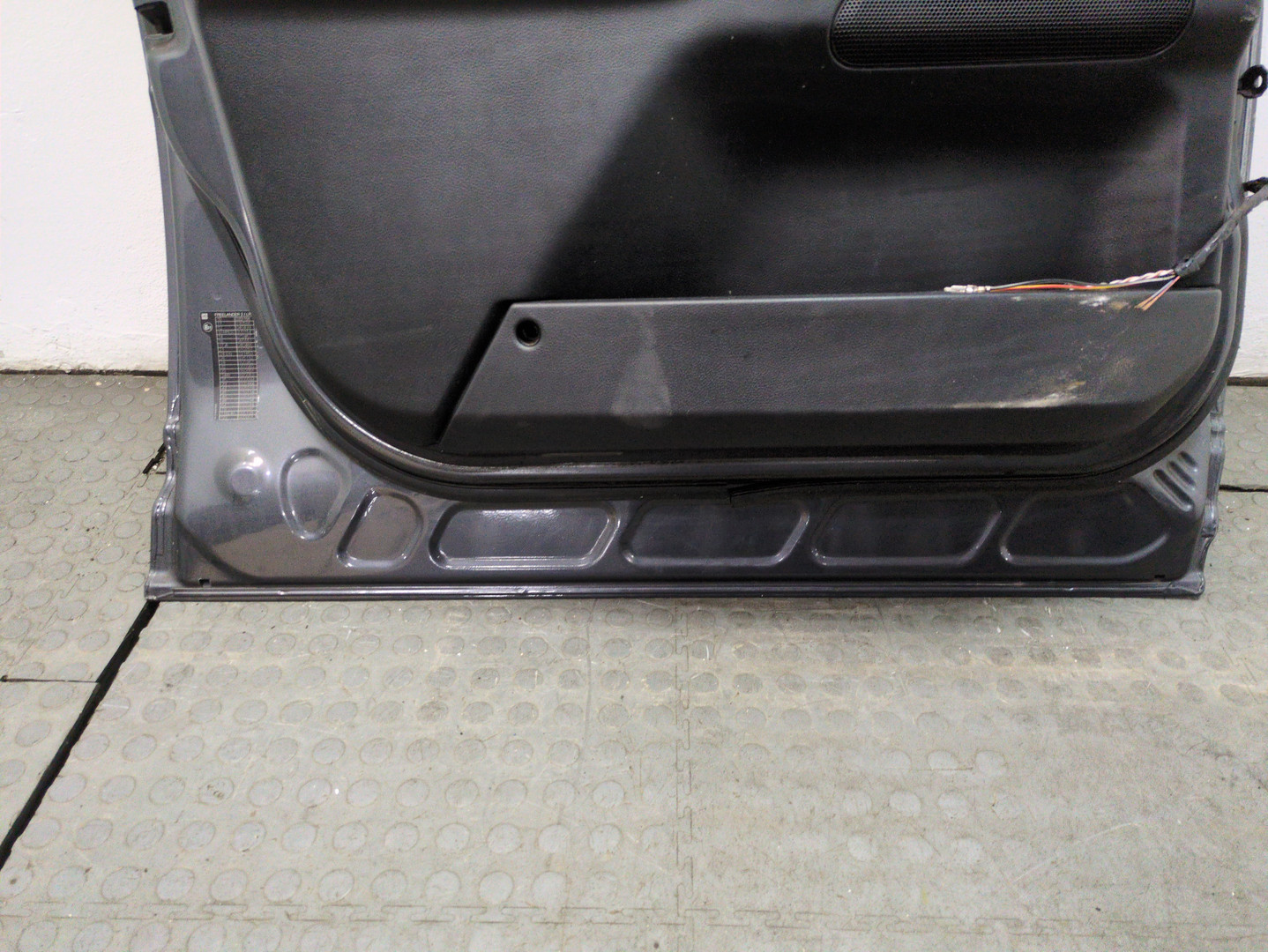 Дверь передняя левая