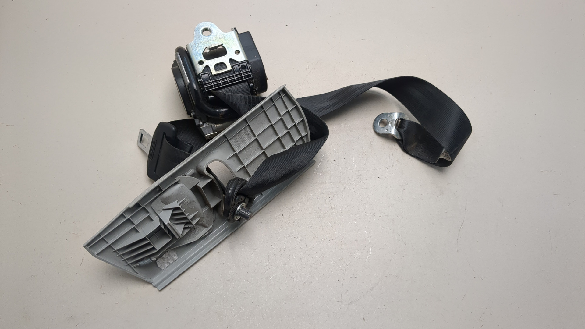 Ремень безопасности