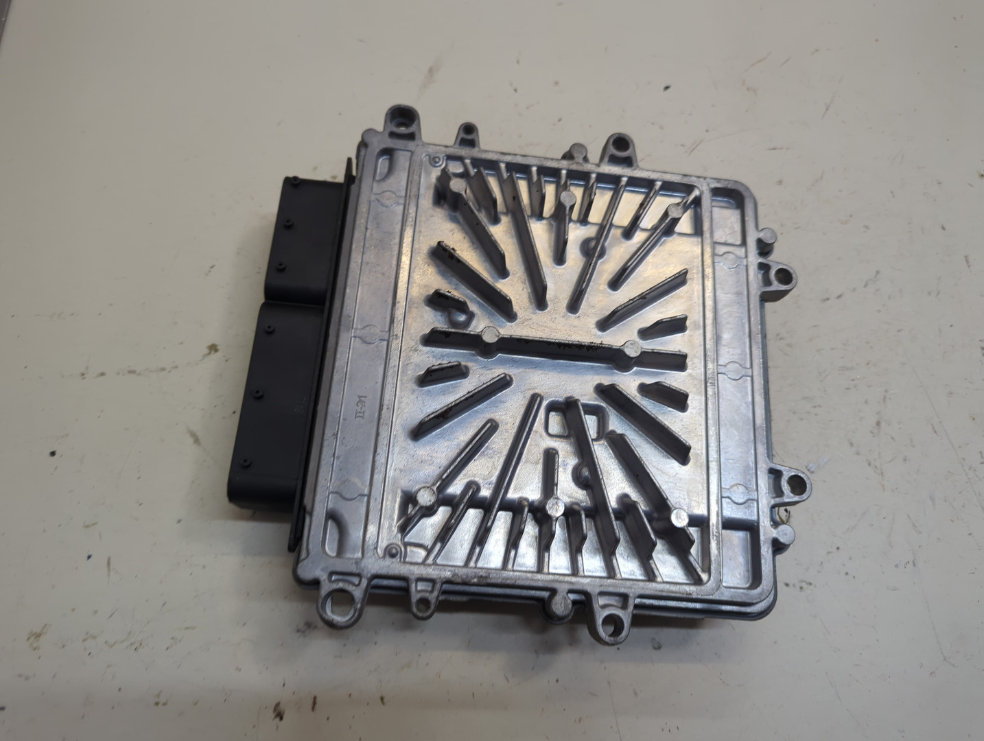 Блок управления двигателем