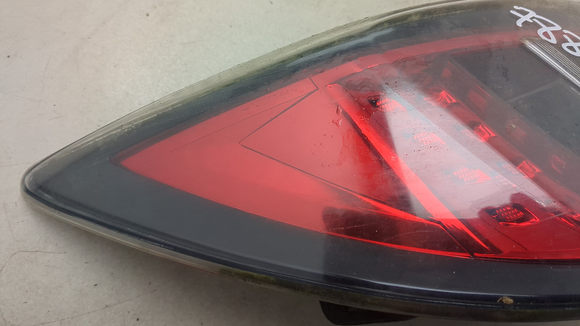 Фонарь задний левый